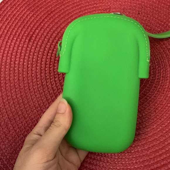 Green Silicon Rubber Sunglasses Case / Cigarette Case - Picture 2 of 10